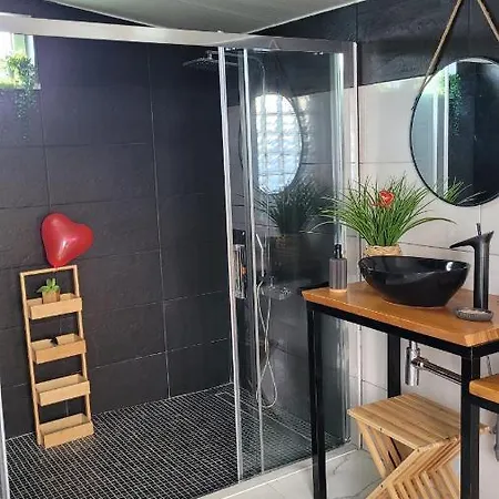 Piscine Balnéothérapie Et Jacuzzi Entièrement Privée