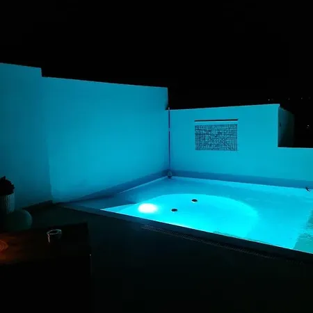 Tatil Evi Piscine Balneotherapie Et Jacuzzi Entierement Privee *