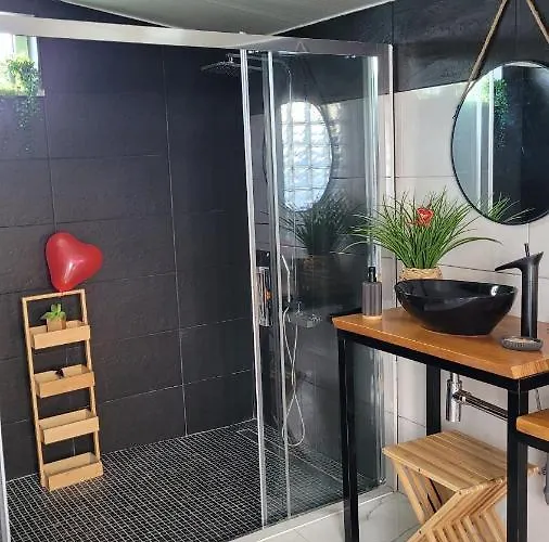 Piscine Balnéothérapie Et Jacuzzi Entièrement Privée