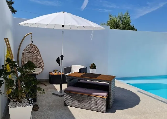 Сasa de vacaciones Piscine Balnéothérapie Et Jacuzzi Entièrement Privée